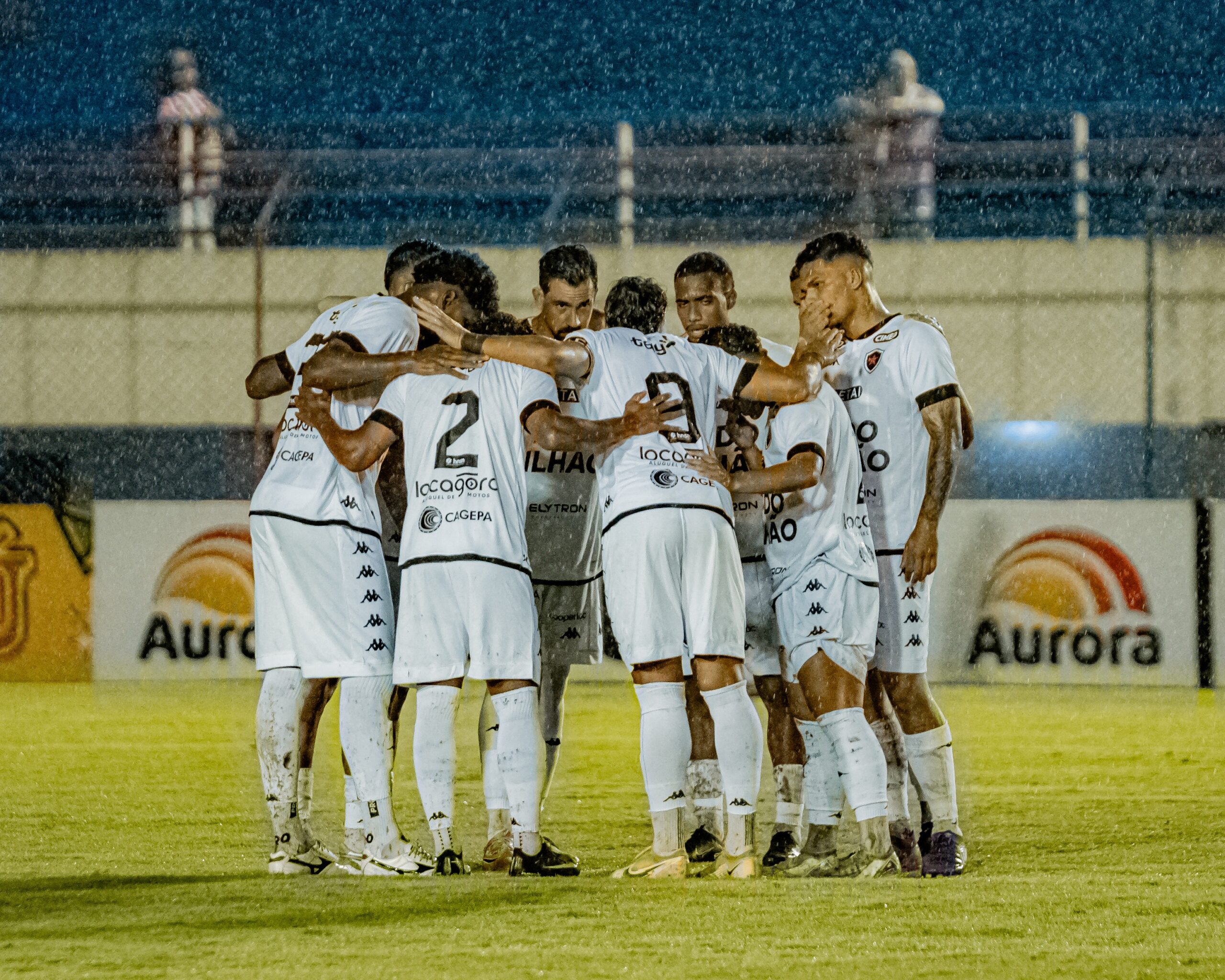Botafogo-PB sofre mais um gol no acréscimos, mas segue vivo pela classificação na Copa do Nordeste