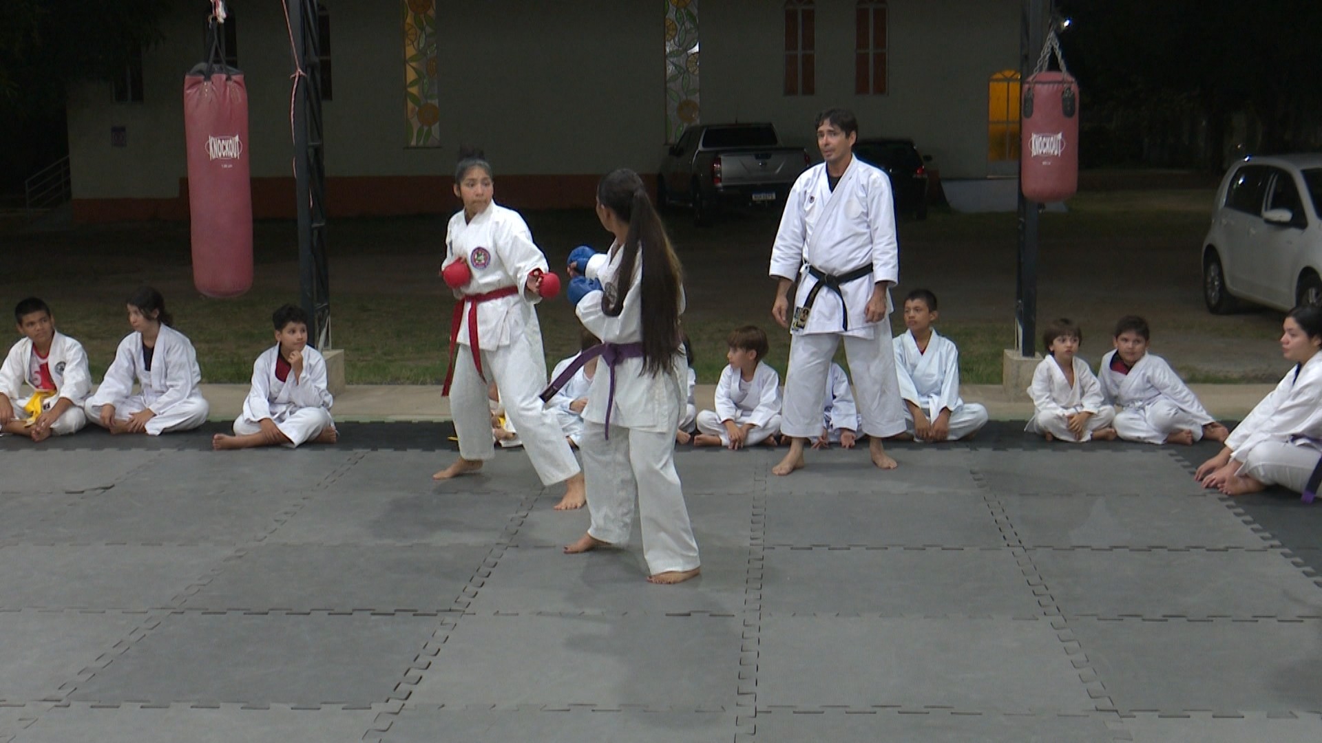 Projeto abre vagas para meninas em núcleos de karatê em Caruaru e no Grande Recife