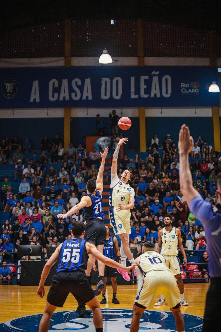 Rio Claro x Pinheiros no jogo 2 das oitavas do NBB: onde assistir ao vivo e horário