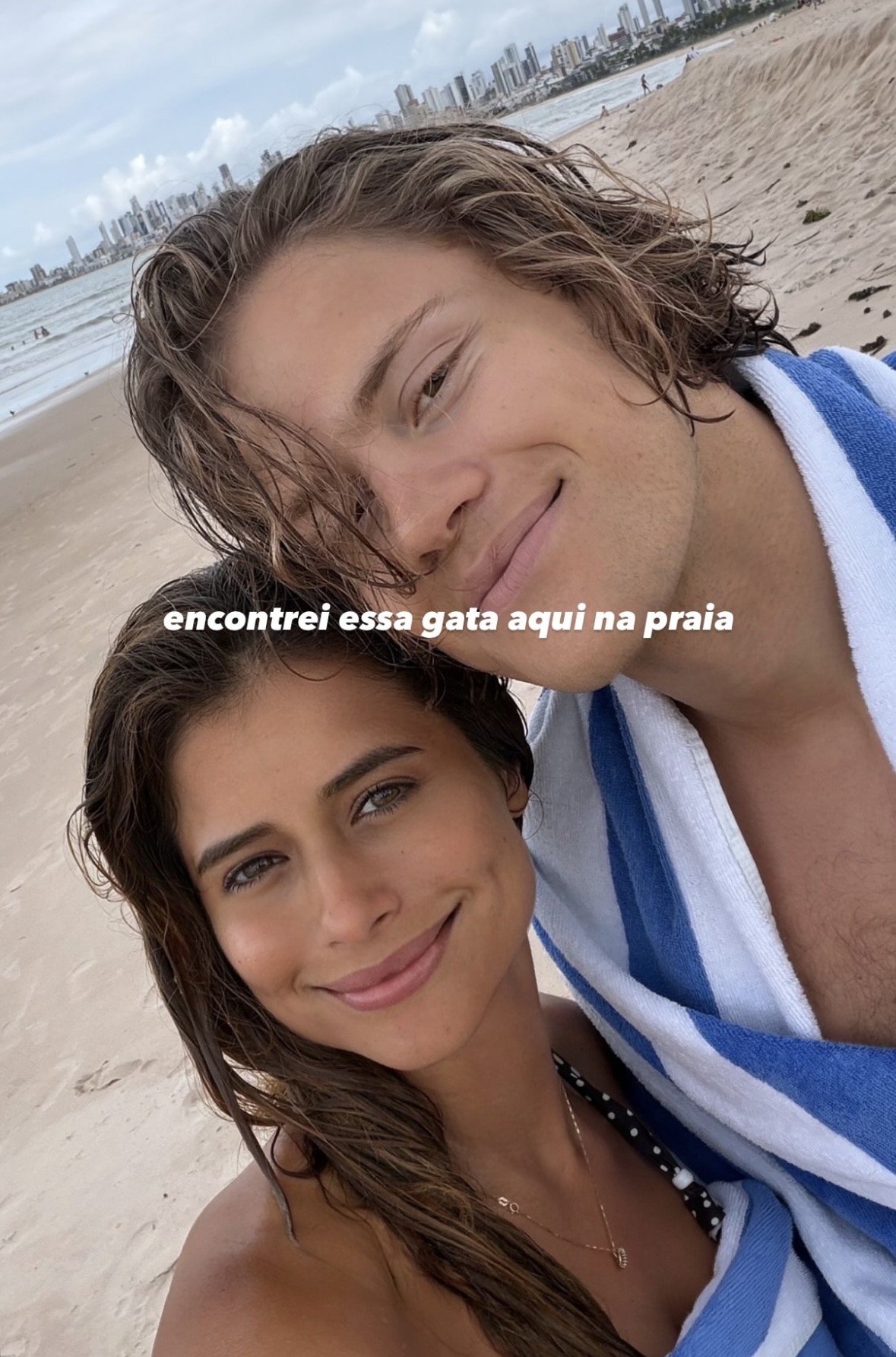 Lucas Pinheiro aproveita folga em João Pessoa ao lado da namorada, Isadora Cruz