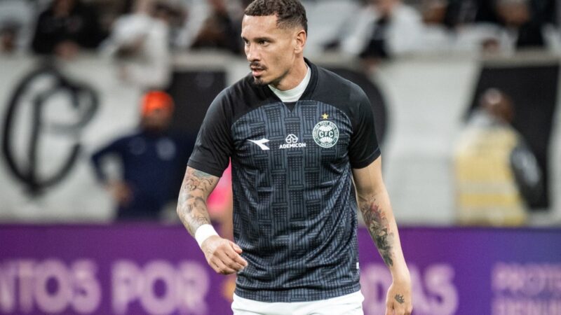 Coritiba: Maicon se livra de gancho pesado por cotovelada no Athletiba