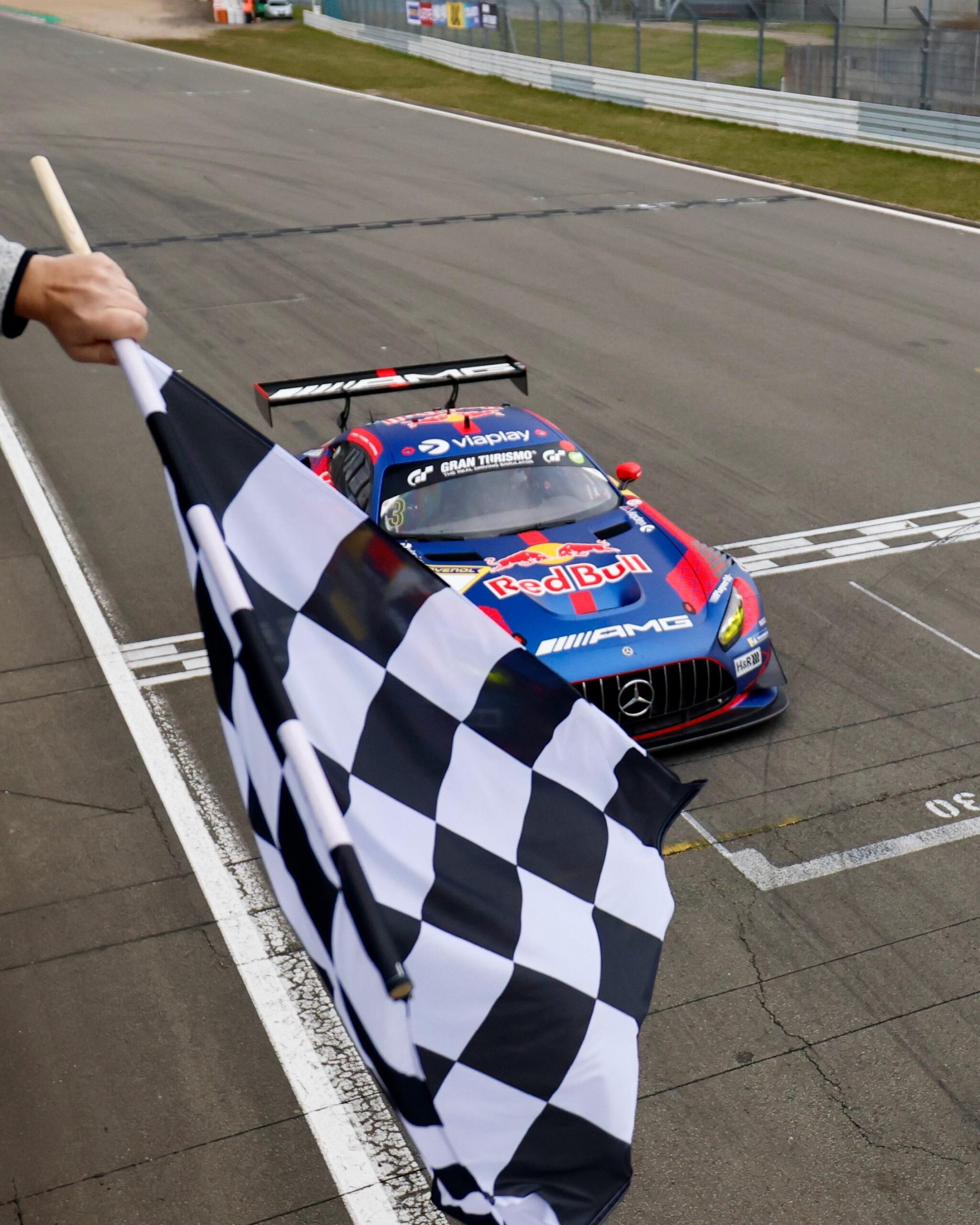 Companheiro se surpreende com “truque” de Verstappen em prova de endurance: “Não teria pensado”