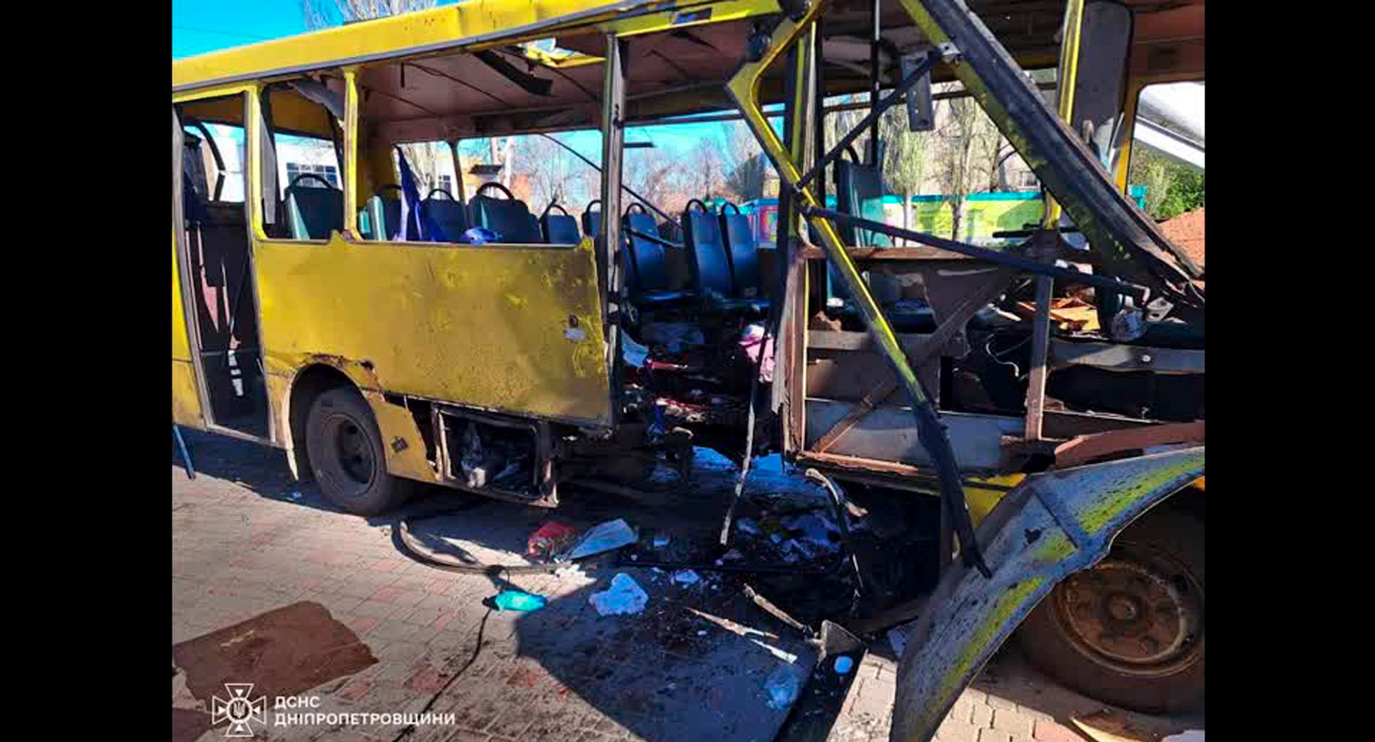 Drone da Rússia atinge ônibus e mata 5 pessoas na Ucrânia; VÍDEO