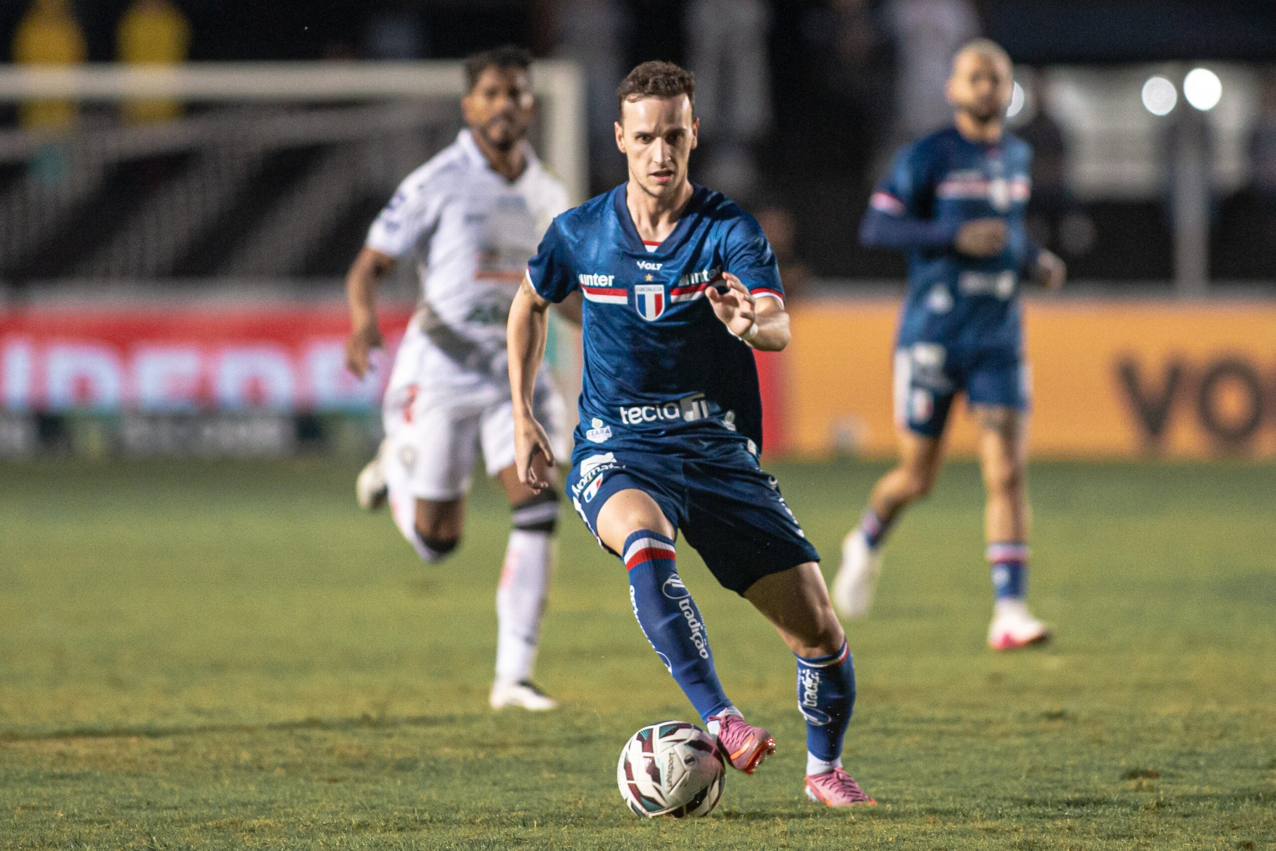 Análise: Fortaleza sofre no 2º tempo, mas vê Silvestre bem e consegue empate importante