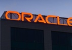 Oracle inicia demissões e amplia gastos com infraestrutura de IA