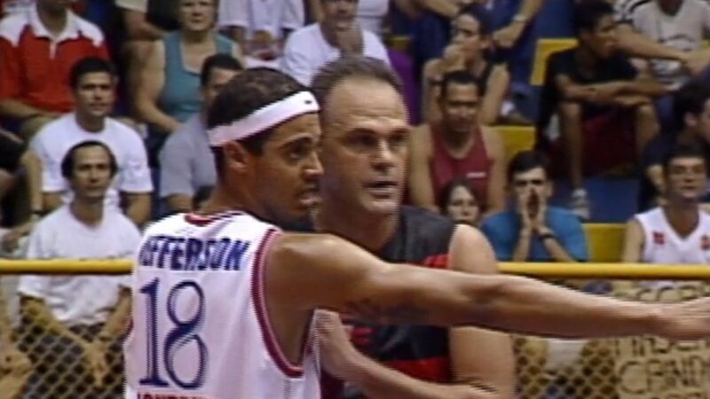 Oscar alcançou marca de 49 mil pontos em jogo pelo Flamengo contra o Londrina; assista