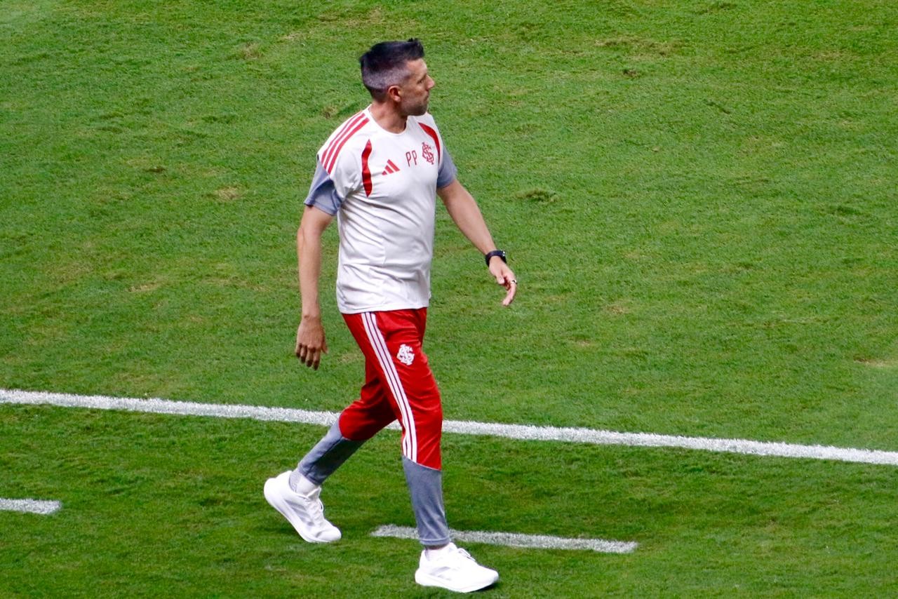 Após empate, Pezzolano alerta para campeonato do Inter: “Um ano que vai ser duro”
