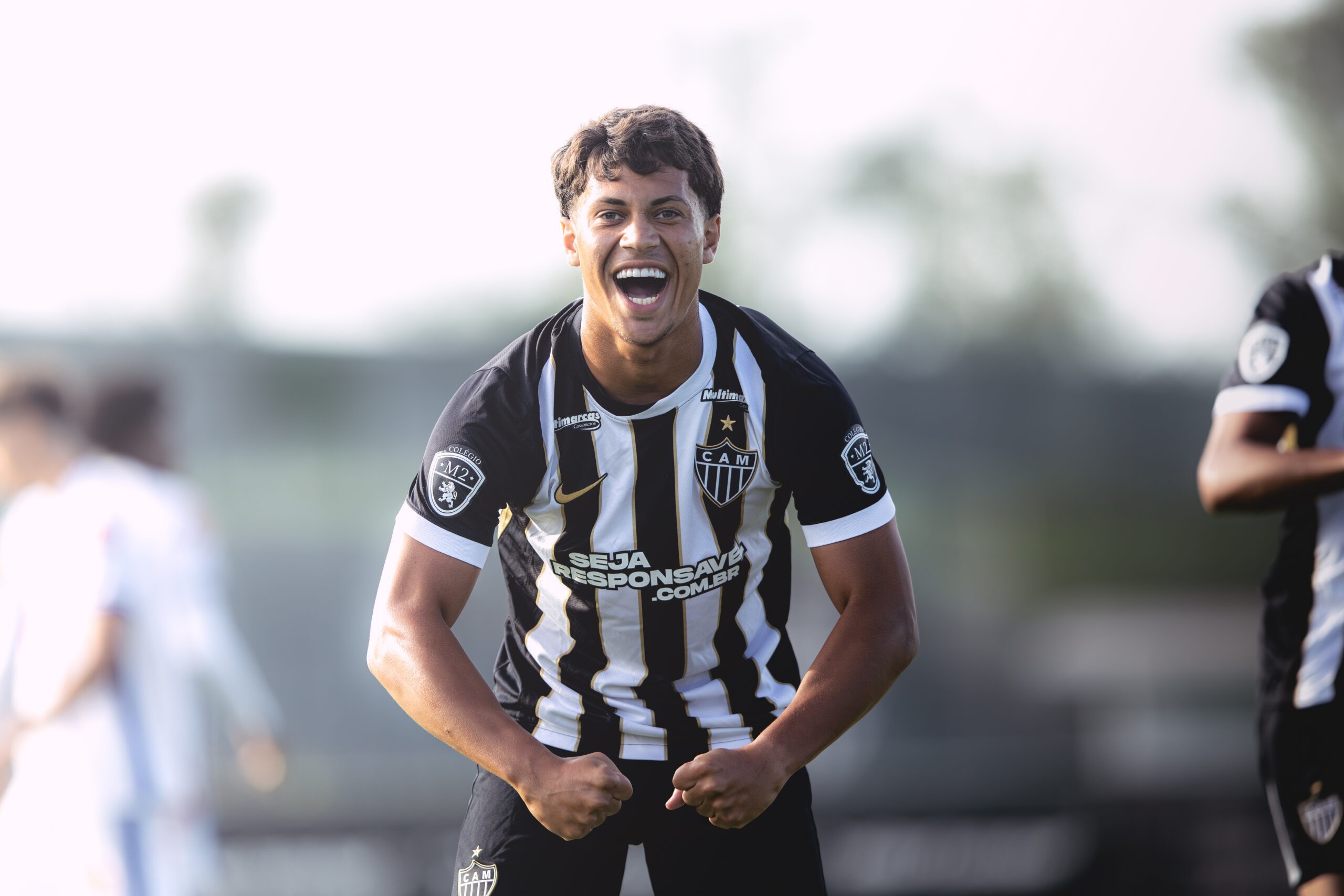Atlético-MG faz 10 a 0 na base com dois gols de filho de Hulk; assista