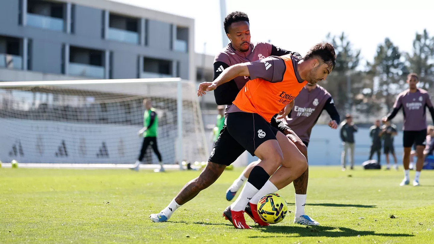 Éder Militão deve voltar aos jogos do Real Madrid neste sábado, contra o Mallorca