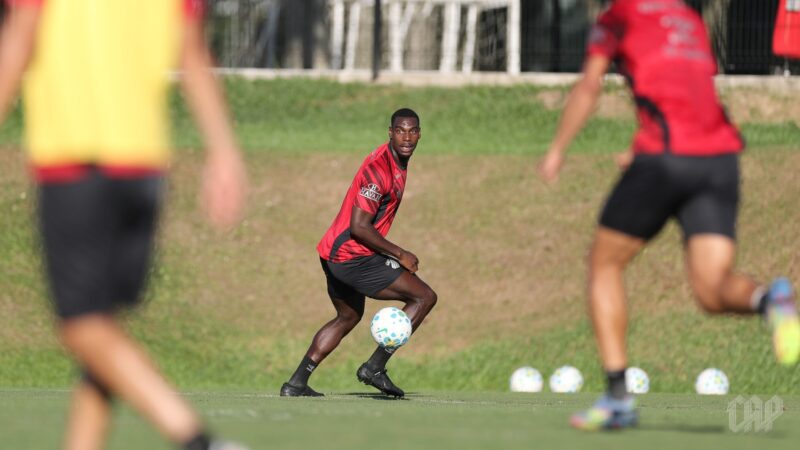 Escalação do Athletico: Terán é cortado de jogo contra o Atlético-MG