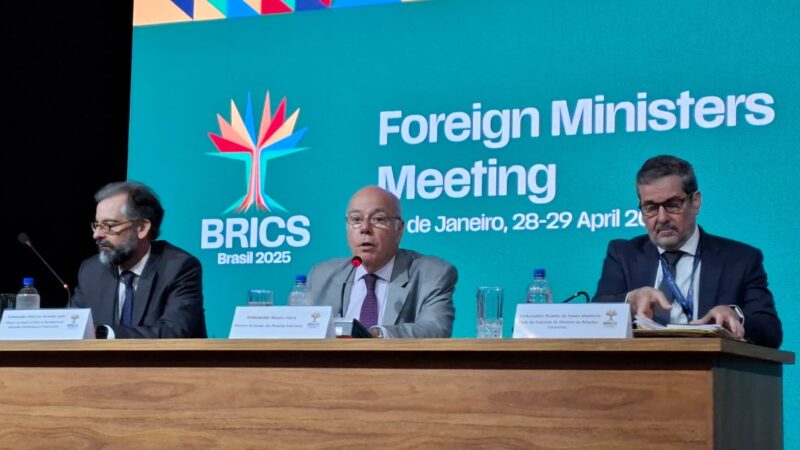 Guerra EUA-Irã: governo comemora cessar-fogo, pede menos ‘retórica’ e defende extensão para o Líbano