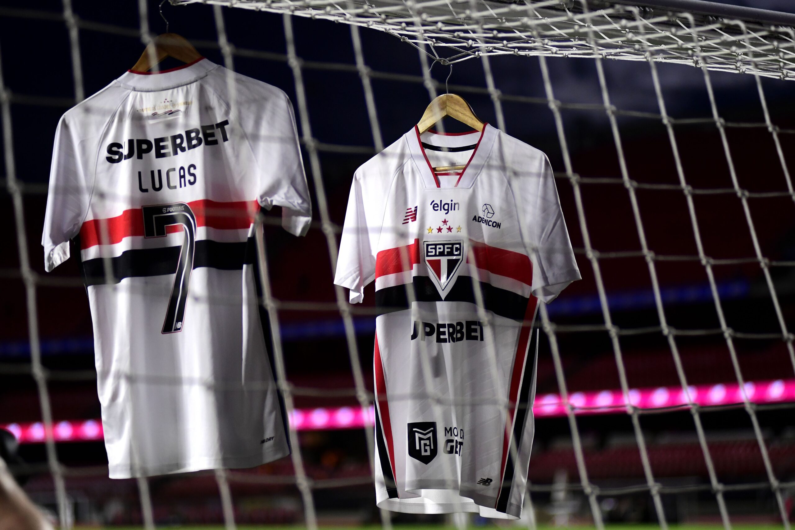 São Paulo se aproxima de renovação com New Balance após ouvir concorrência; veja valores