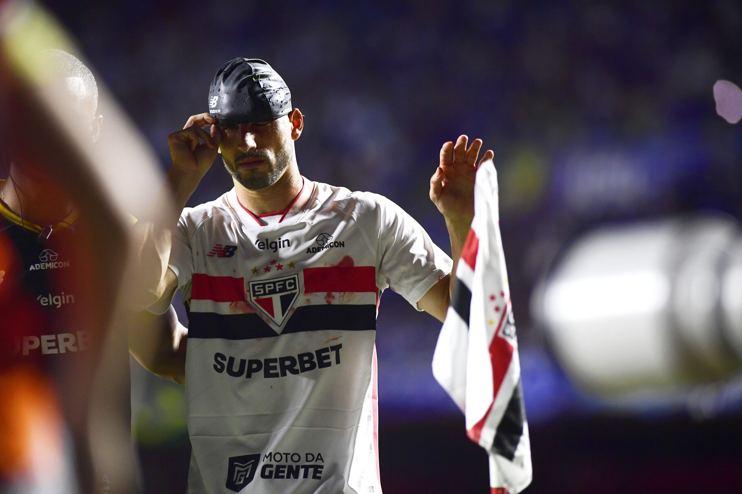 Luciano e Sabino são preservados de treino do São Paulo; Calleri inicia protocolo de concussão em casa