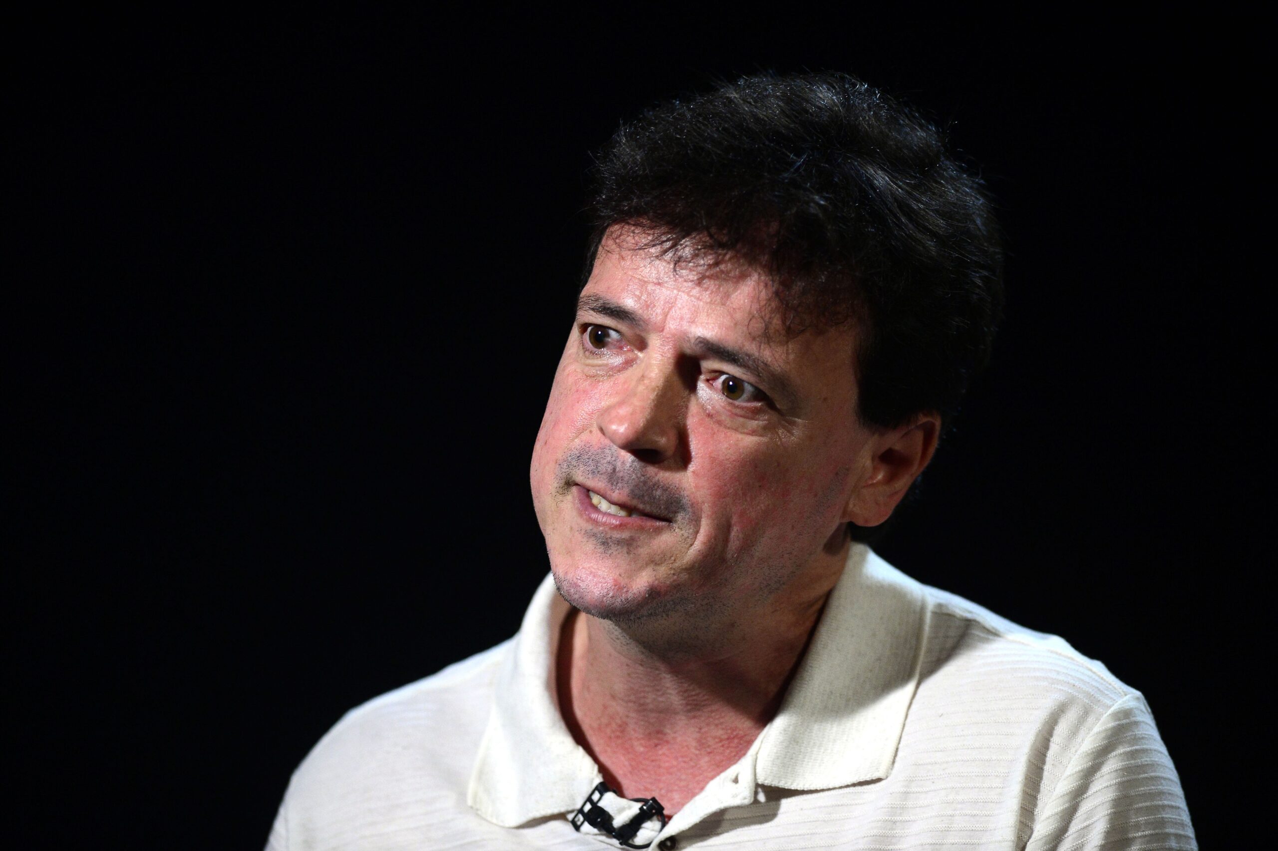 Corinthians anuncia contratação de Fernando Diniz