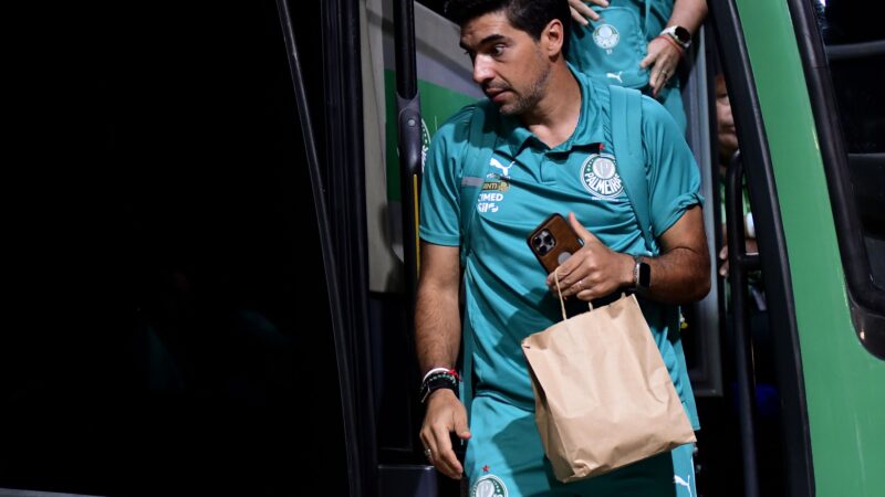 Abel Ferreira, do Palmeiras, recebe advertência da Conmebol por declarações sobre o VAR