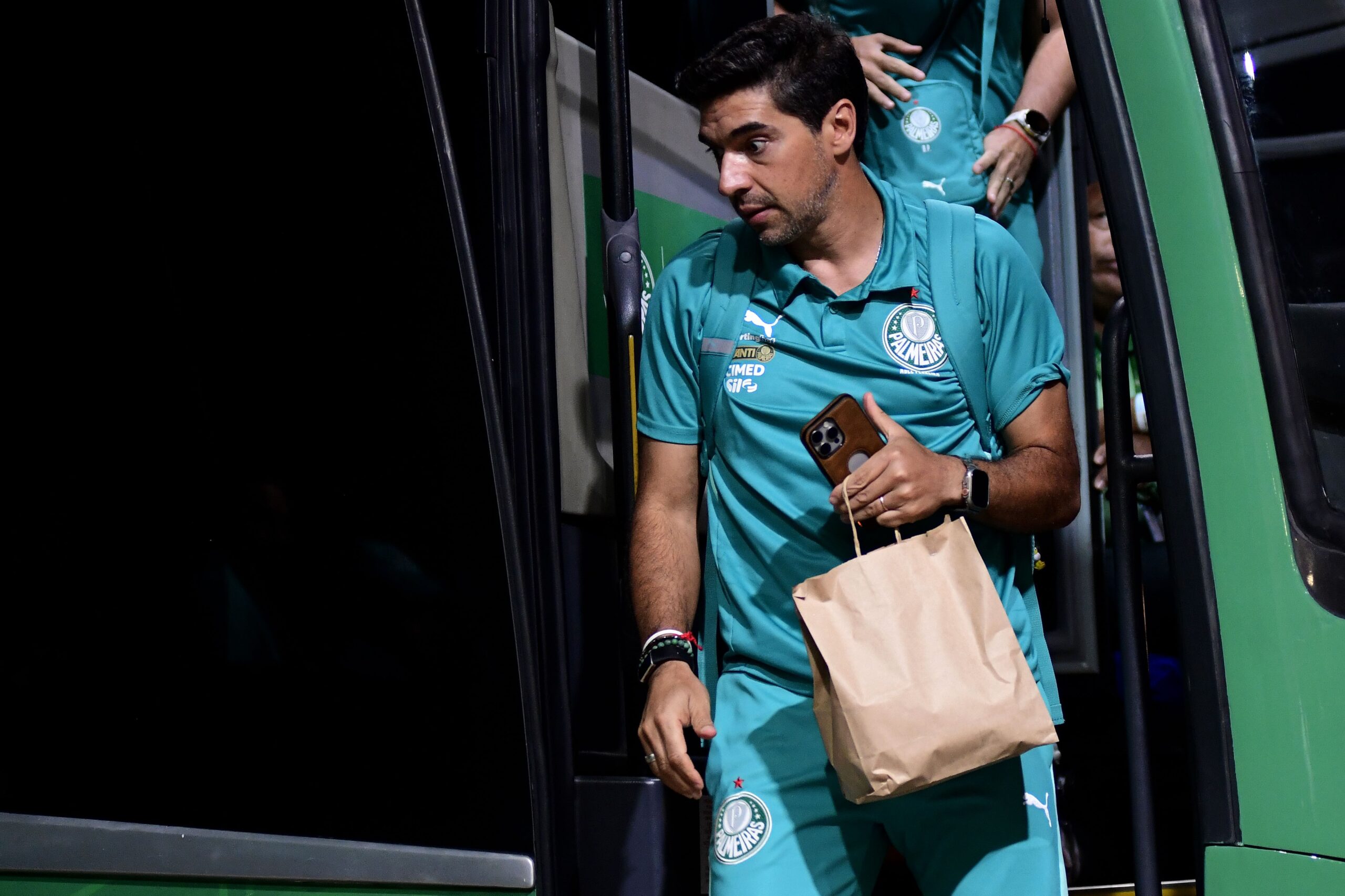 Abel Ferreira, do Palmeiras, recebe advertência da Conmebol por declarações sobre o VAR