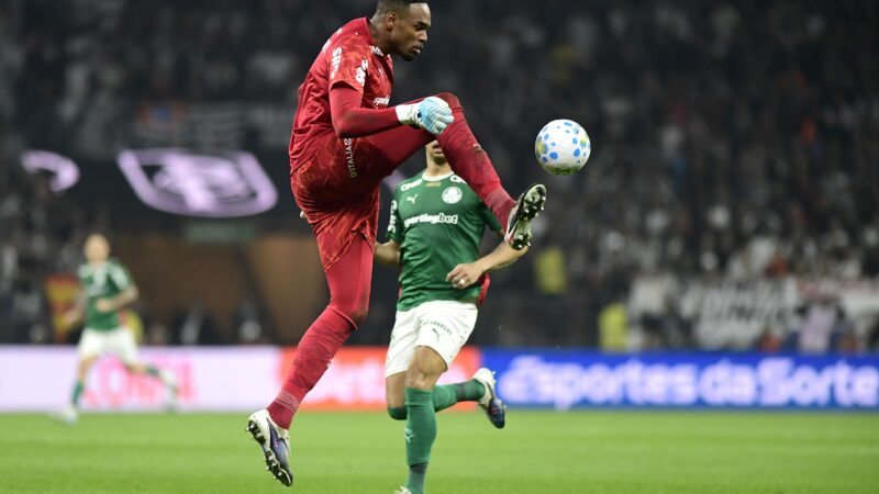 Palmeiras diz que Carlos Miguel foi alvo de racismo; Corinthians afirma que busca identificar autor