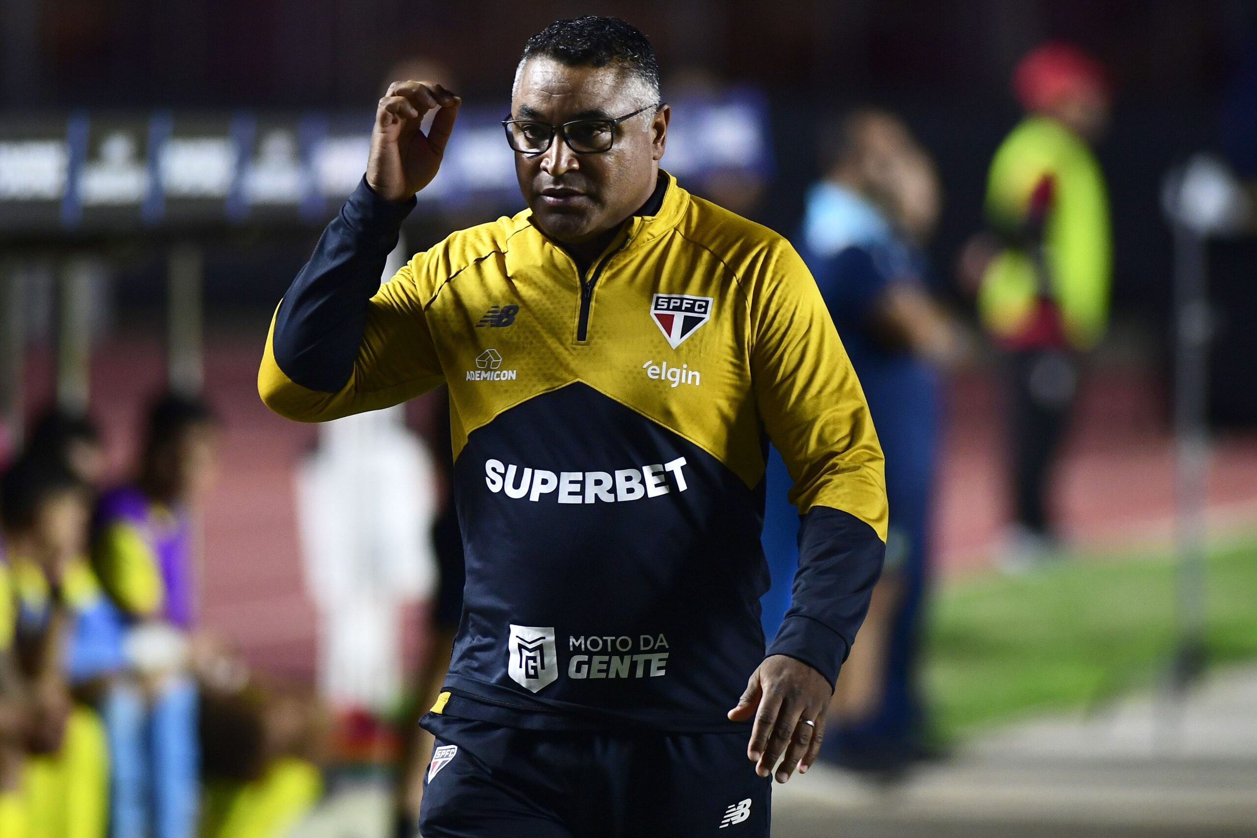 De fortaleza a dor de cabeça: como meio-campo do São Paulo virou problema para Roger Machado