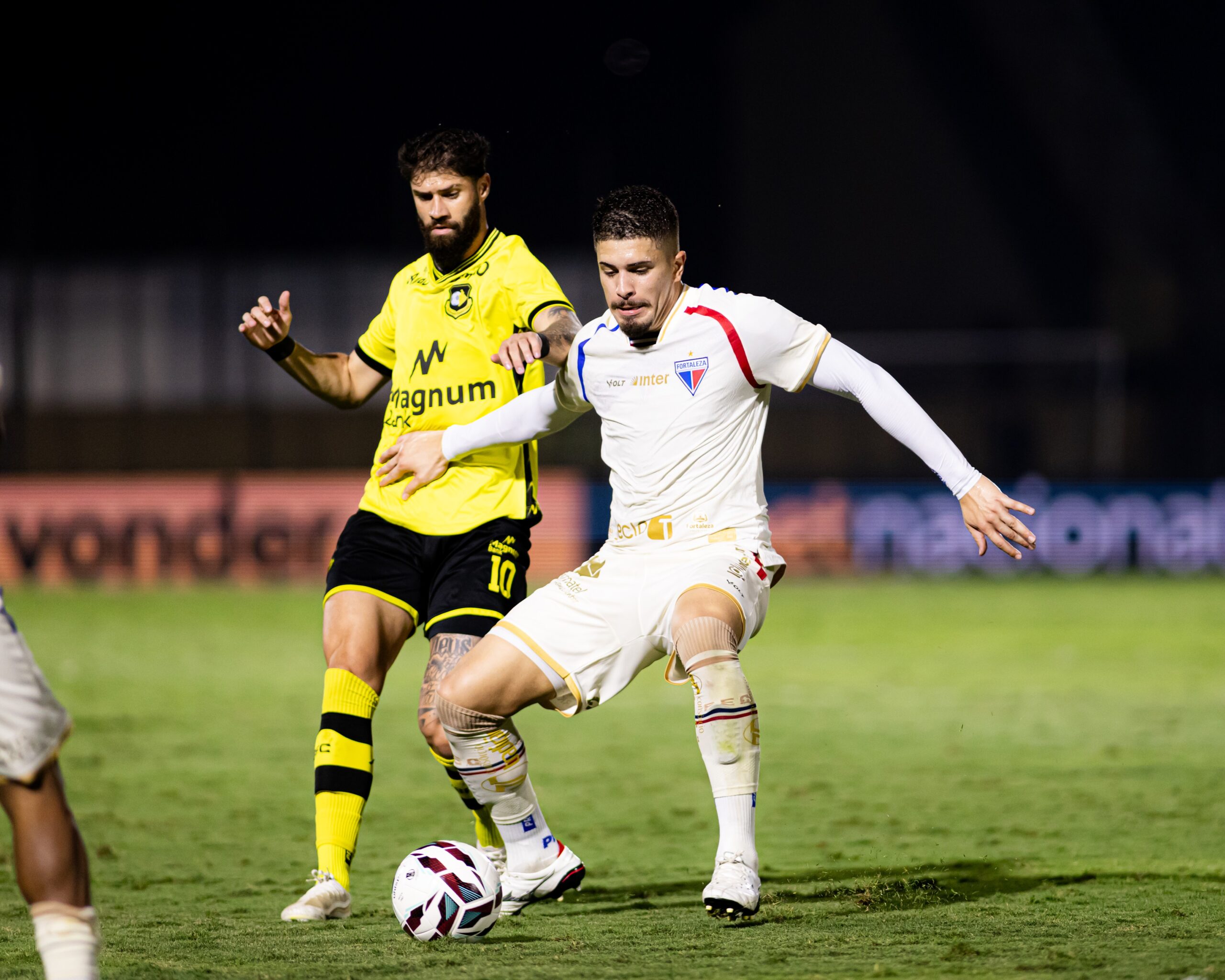 Análise: Fortaleza vence São Bernardo na Série B e ganha fôlego em meio à pressão