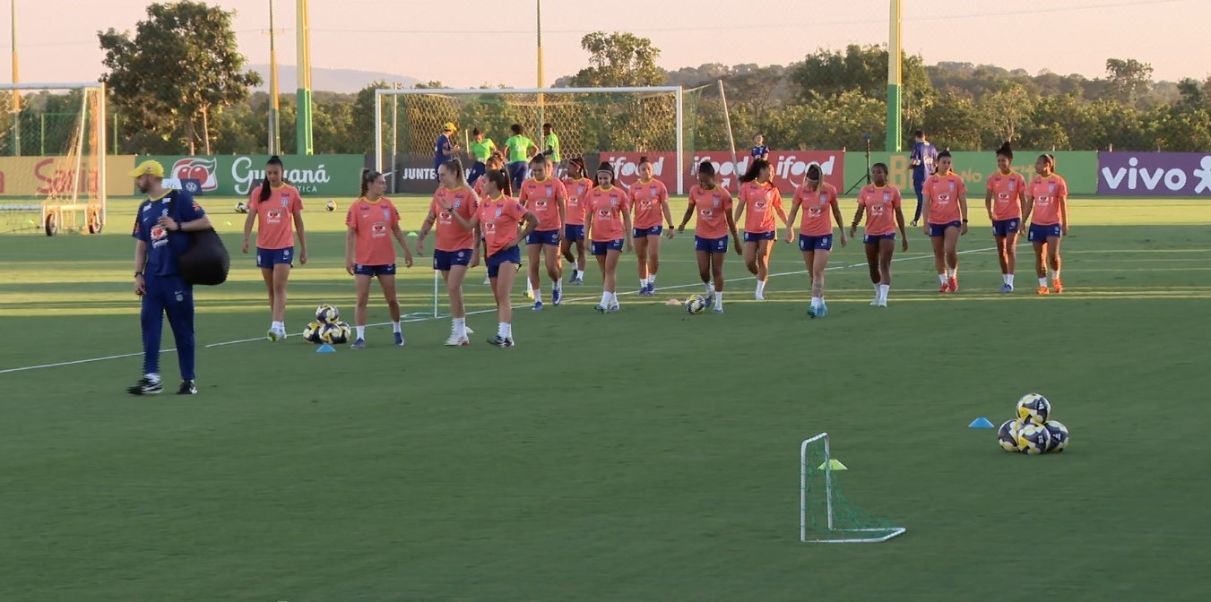 Seleção brasileira feminina faz primeiro treino em Mato Grosso visando disputa da Fifa Series