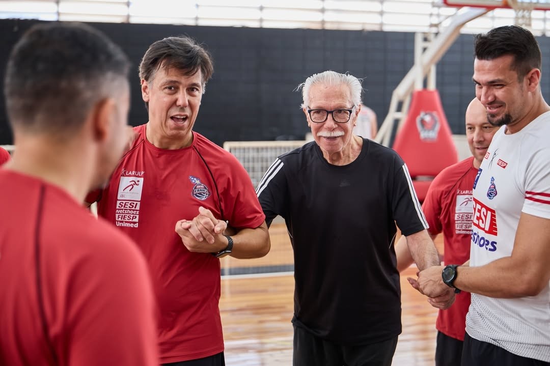 Franca faz “noite do bigode” para homenagear ídolo Hélio Rubens