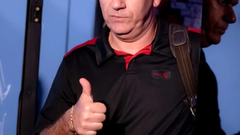 Tencati avalia Botafogo-SP no início da Série B e vê projeto em longo prazo: “Dois anos”