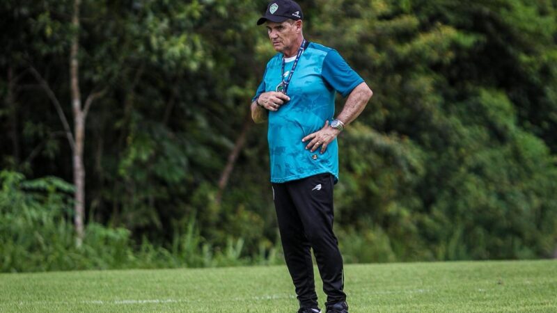 “Conseguimos conhecer melhor o grupo”, destaca Paulo Roberto Santos sobre semana de treinos