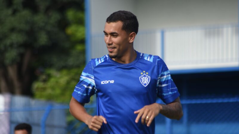 Carlinhos atribui gratidão ao retorno ao Vitória-ES: “me reacendeu a chama de querer jogar futebol”