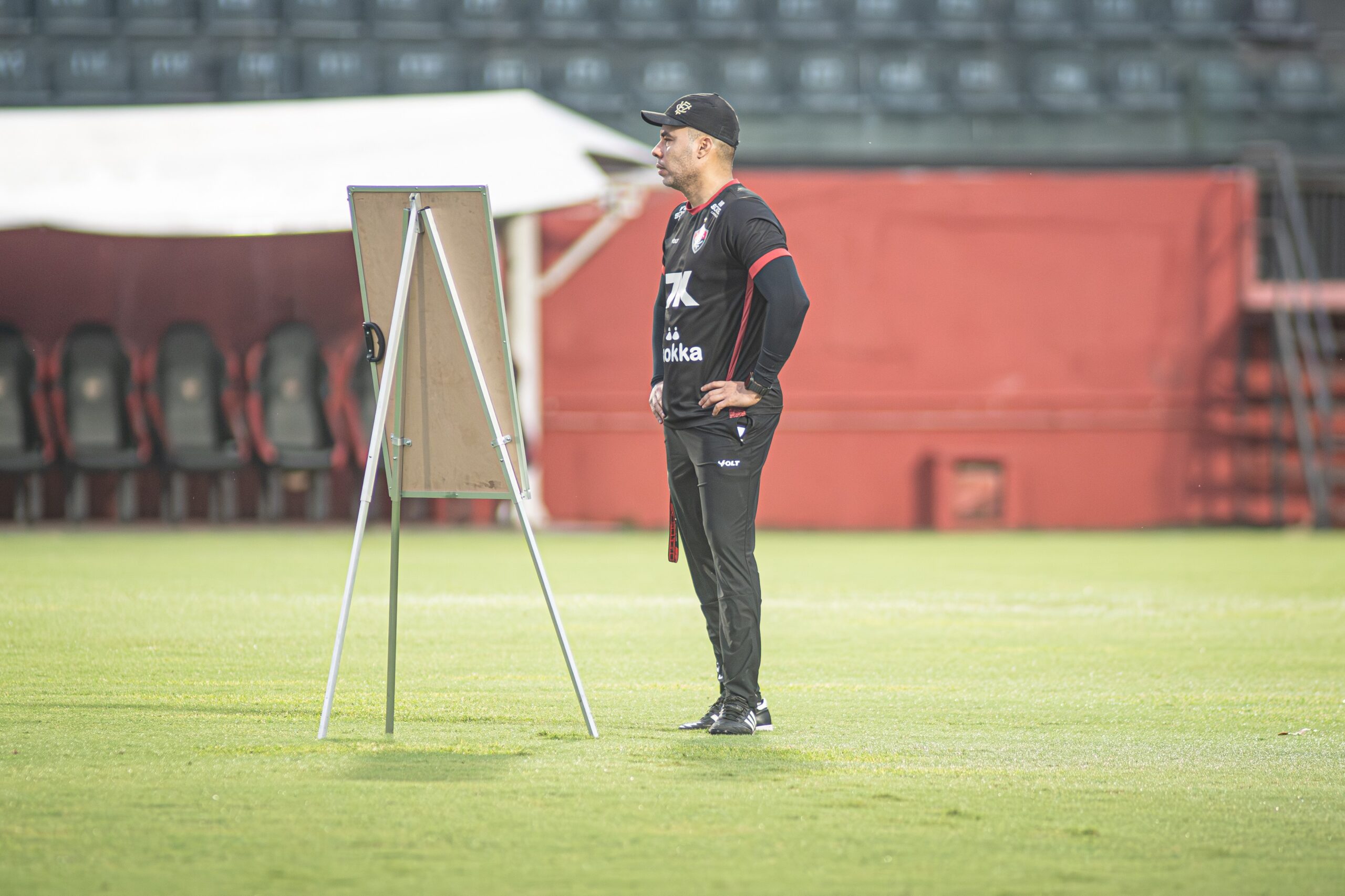 Vitória visita Athletico com missão de superar desfalques e encerrar jejum fora de casa