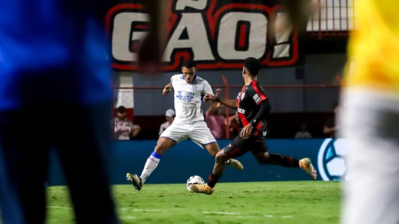 Cauan de Almeida compara os centroavantes do Avaí: “Características distintas”