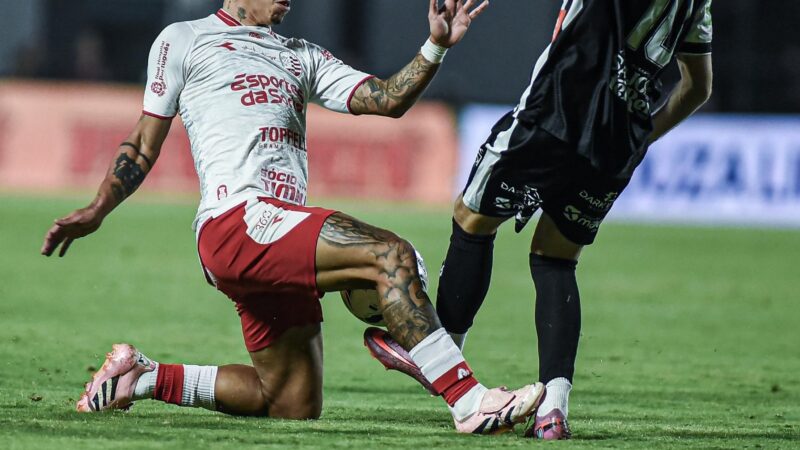 Alex cita peso de desfalques em derrota do Athletic: “Grupo muito reduzido”