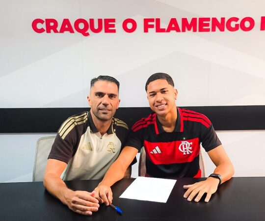 Flamengo contrata zagueiro de 17 anos, ex-Cuiabá, para o sub-20