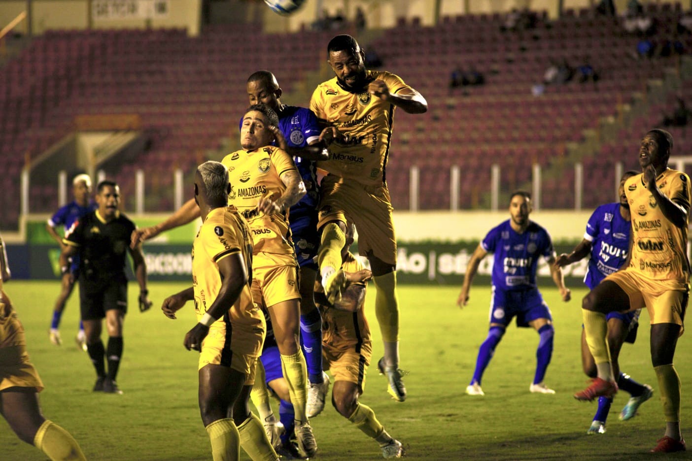 ‘Lei do Ex’? Único confronto entre Confiança e Amazonas teve Sassá decisivo do outro lado