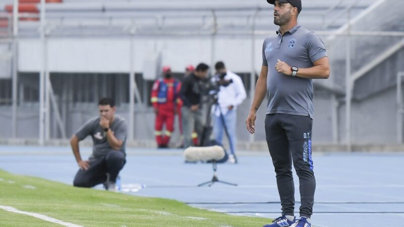 Botafogo enfrenta brasileiro “quase boliviano” no comando do Independiente Petrolero