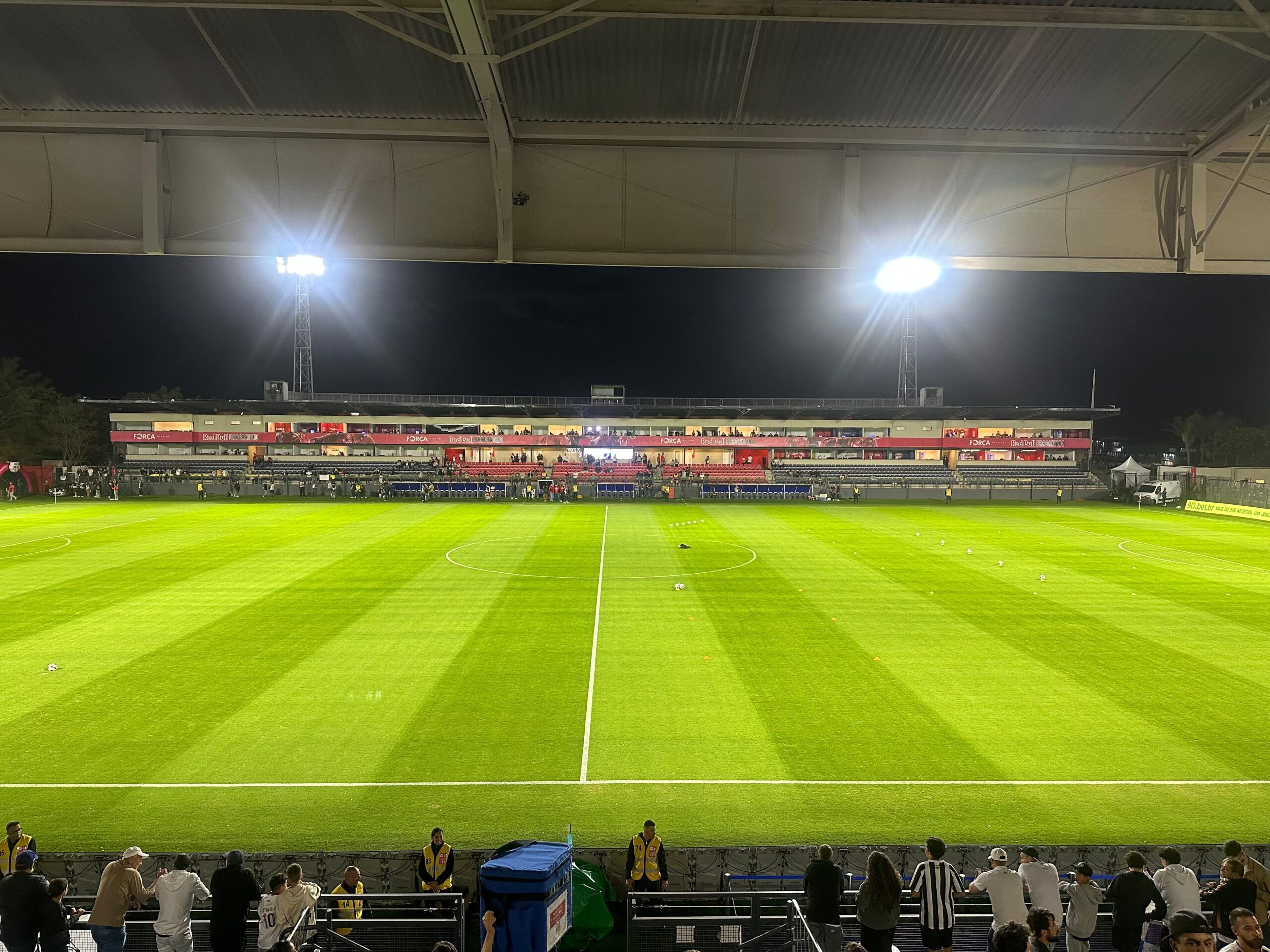 Remo denuncia atos xenofóbicos de torcedores do Bragantino em jogo da Série A