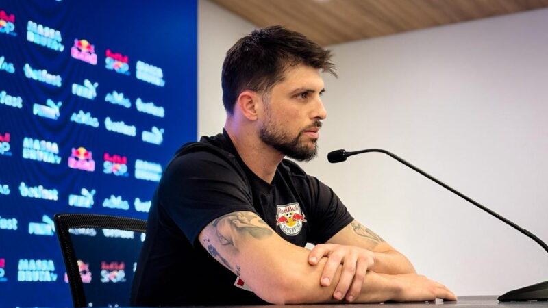 Volpi celebra vitória contra o Flamengo e fala sobre disputa de titularidade com Cleiton: “Todos querem jogar”