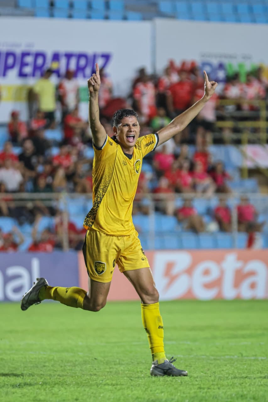 Justiça concede liminar, e Erick Varão rescinde contrato com o Amazonas