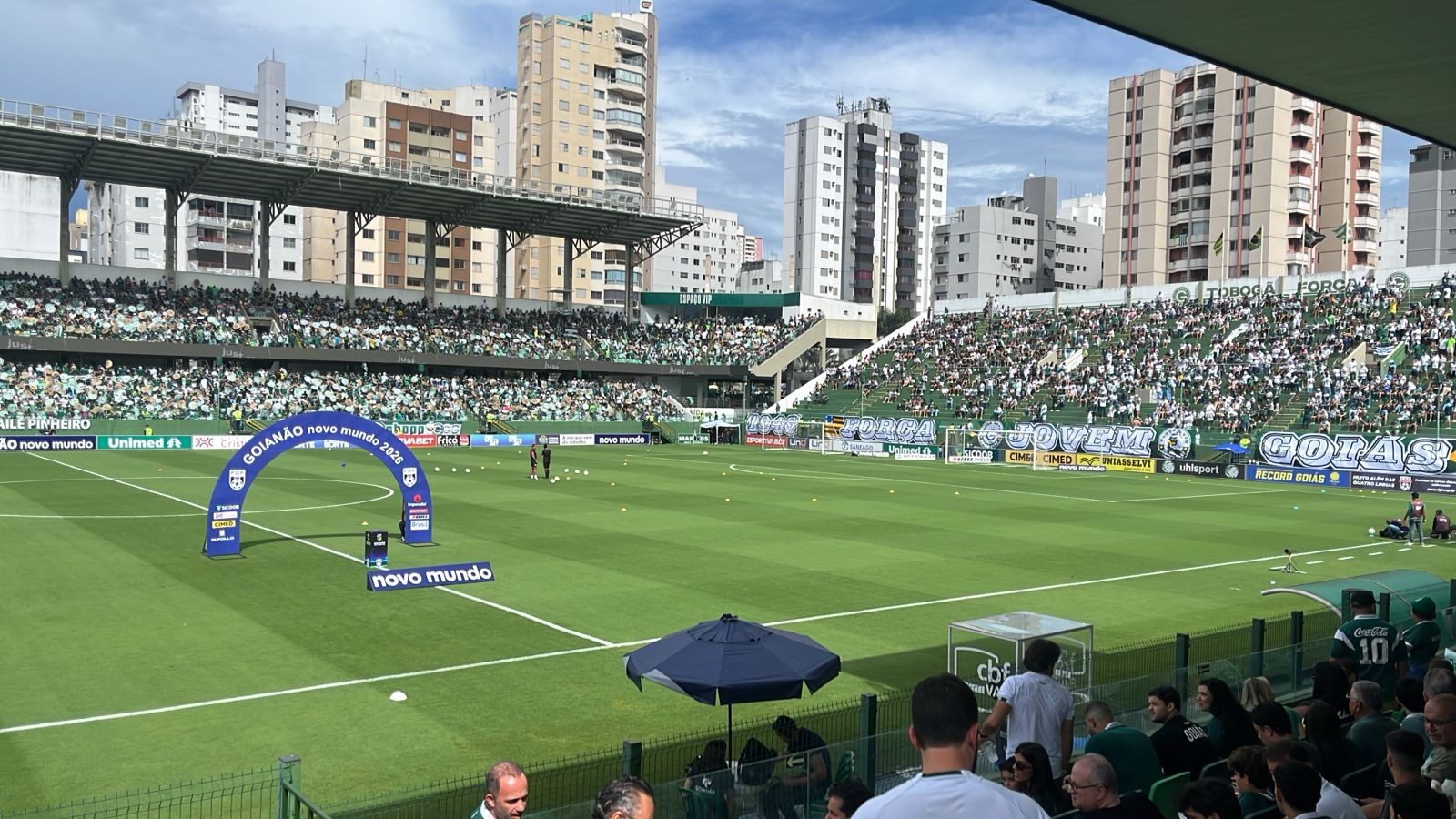 Goiás x Criciúma: onde assistir ao vivo, horário e escalações