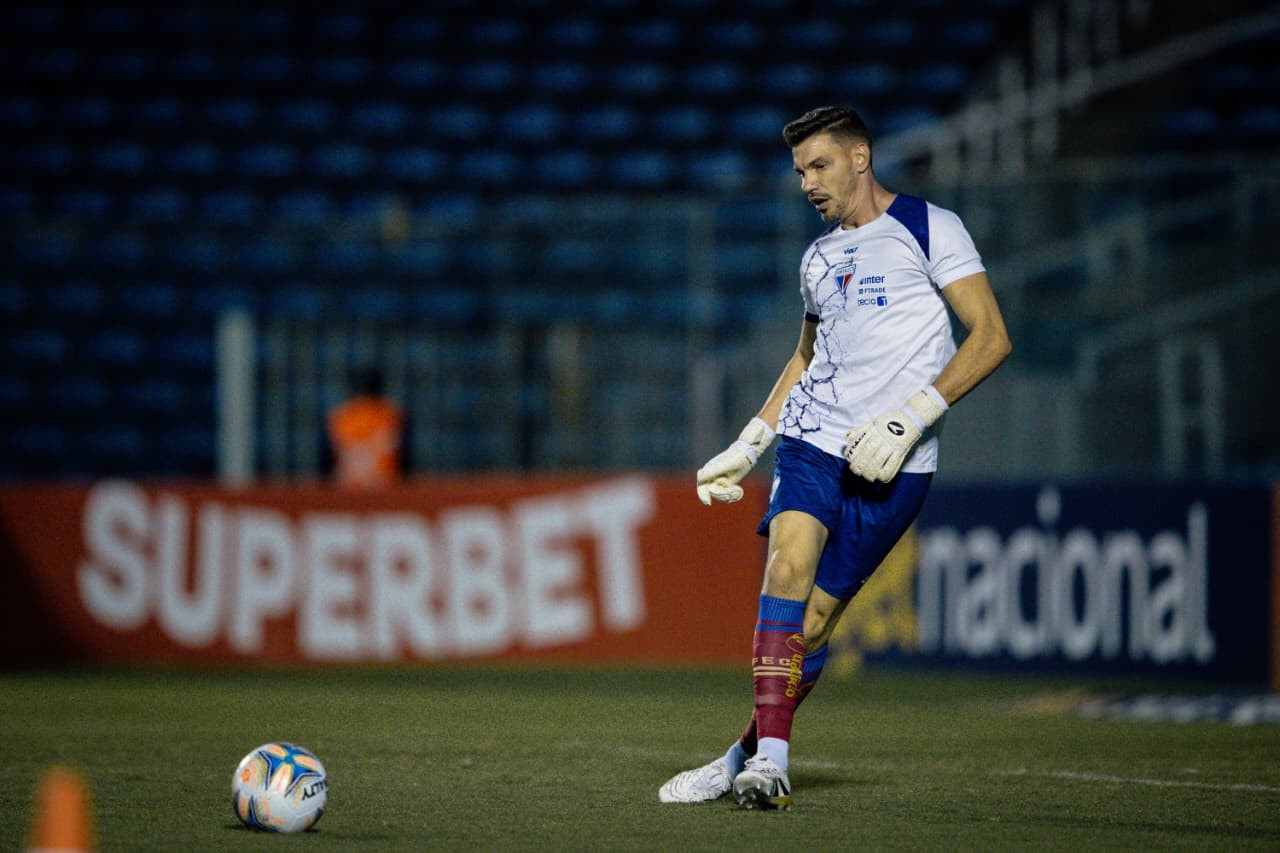 Lesionado, João Ricardo tem previsão de retorno em dois meses ao Fortaleza