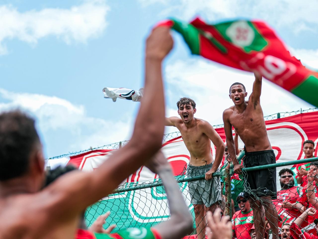 Portuguesa Santista inicia venda de ingressos para duelo decisivo contra o Rio Preto com promoção de meia-entrada para torcedores