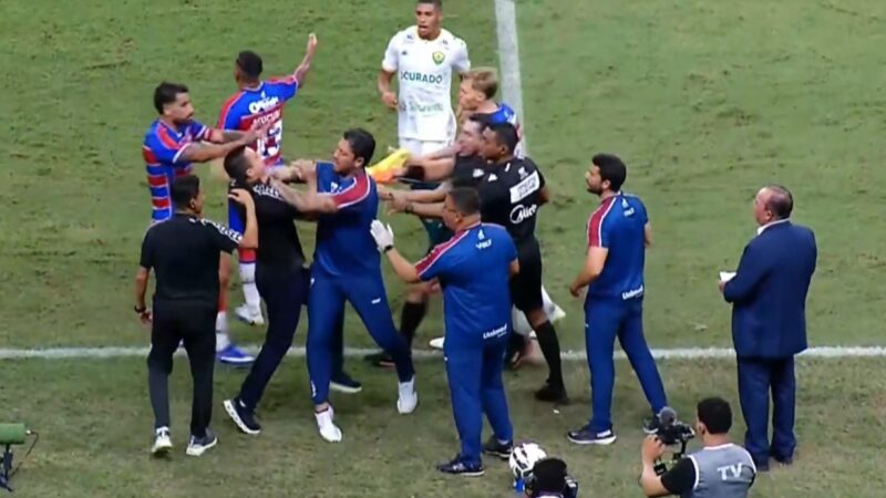 Carpini e Eduardo Barros brigam e são expulsos em Fortaleza x Cuiabá