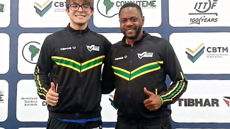 Francisco Bisneto e Pavel representam seleção brasileira de tênis de mesa em competição