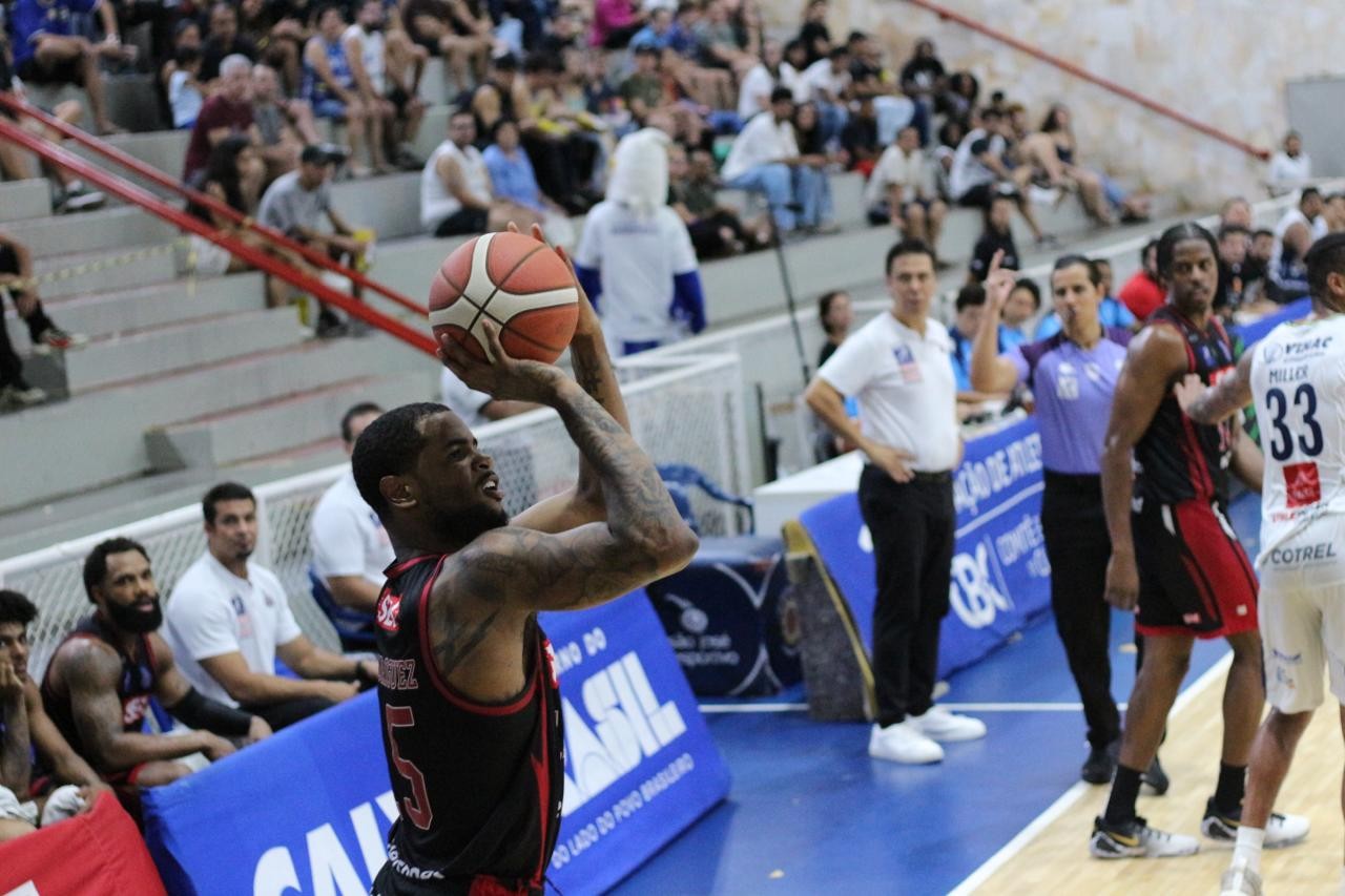 Helinho valoriza vitória fora de casa e destaca superação do Franca sem Zu e Felício