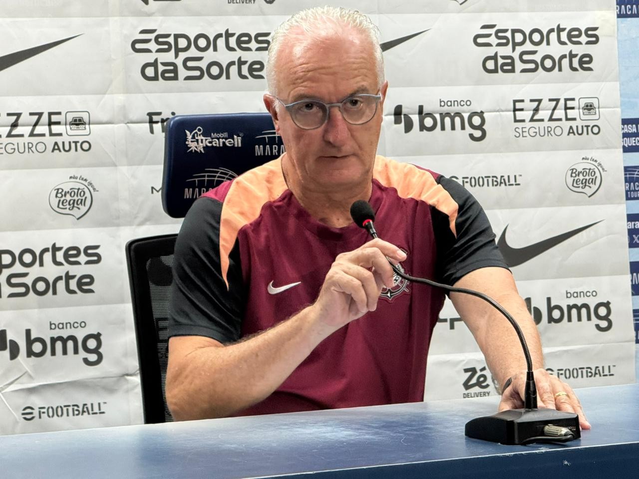 Dorival assume responsabilidade e comenta pressão no Corinthians: “Nunca trabalhei com créditos”