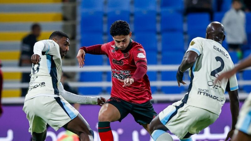 Cria do Grêmio faz 1º gol como profissional na Arábia Saudita e se prepara para enfrentar Benzema