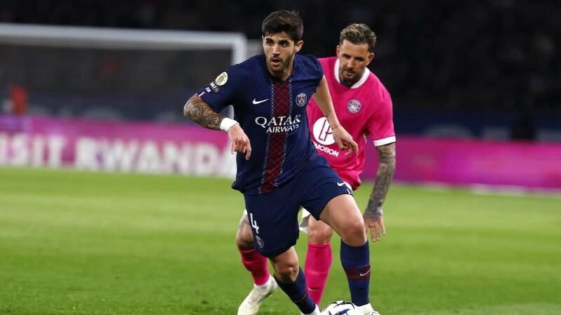 Beraldo recebe elogios de Luis Enrique após estreia como volante titular no PSG: “Ataca e defende bem”