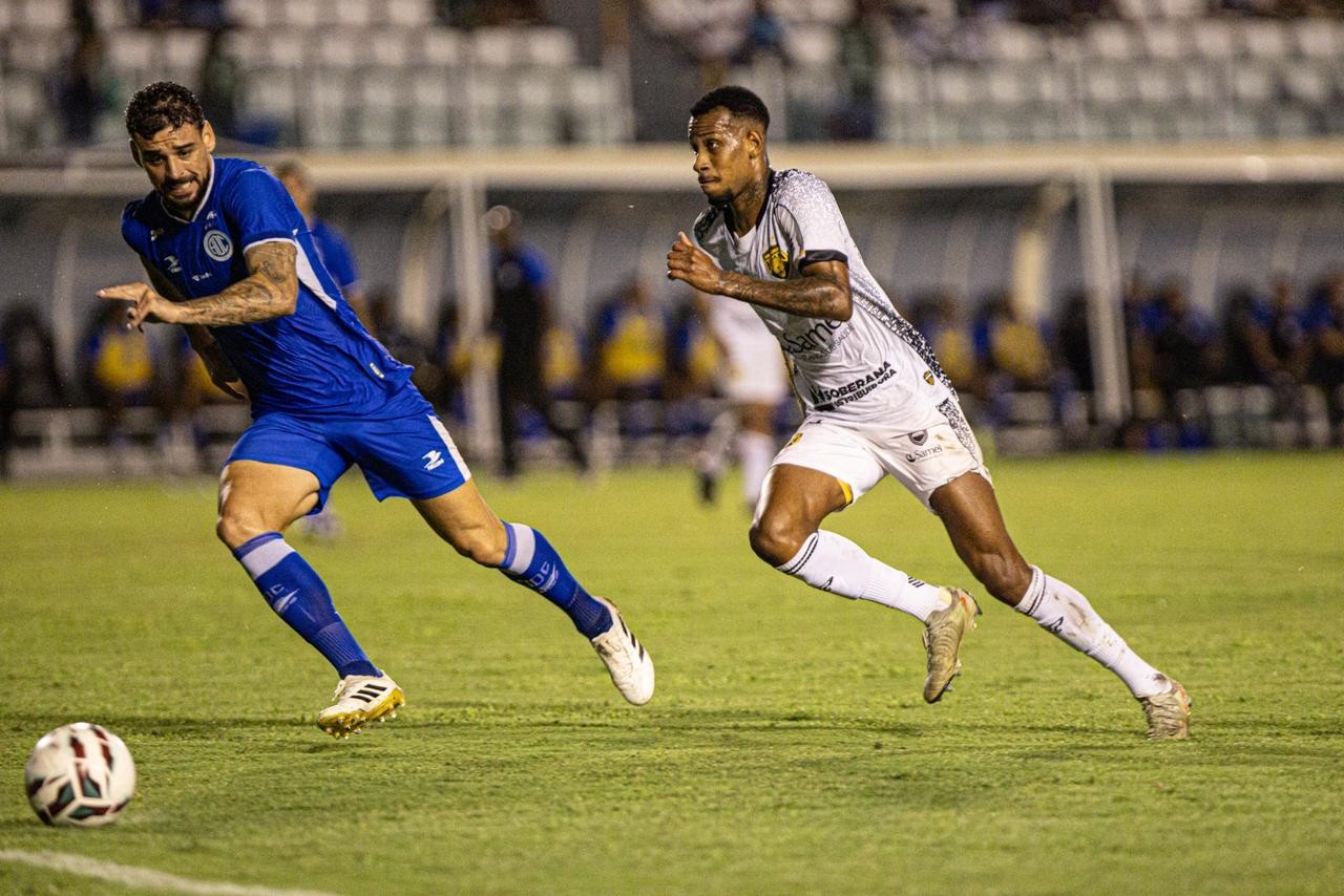 Análise: Compacto e eficiente, Amazonas estreia com vitória e muda o cenário após pressão recente