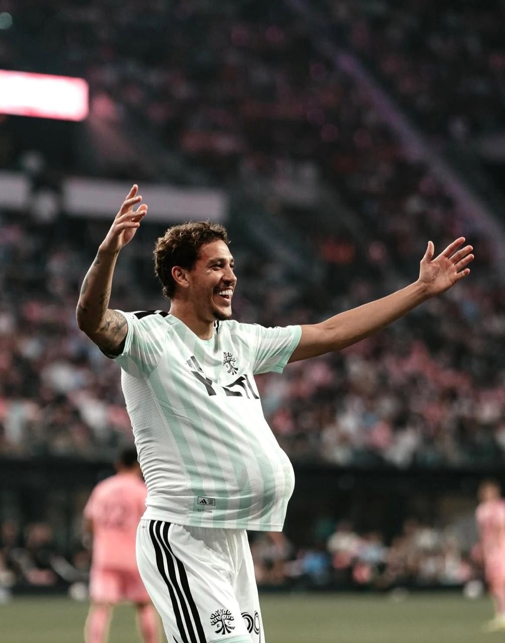 Com Messi em campo, brasileiro marca o primeiro gol do novo estádio do Inter Miami; vídeo