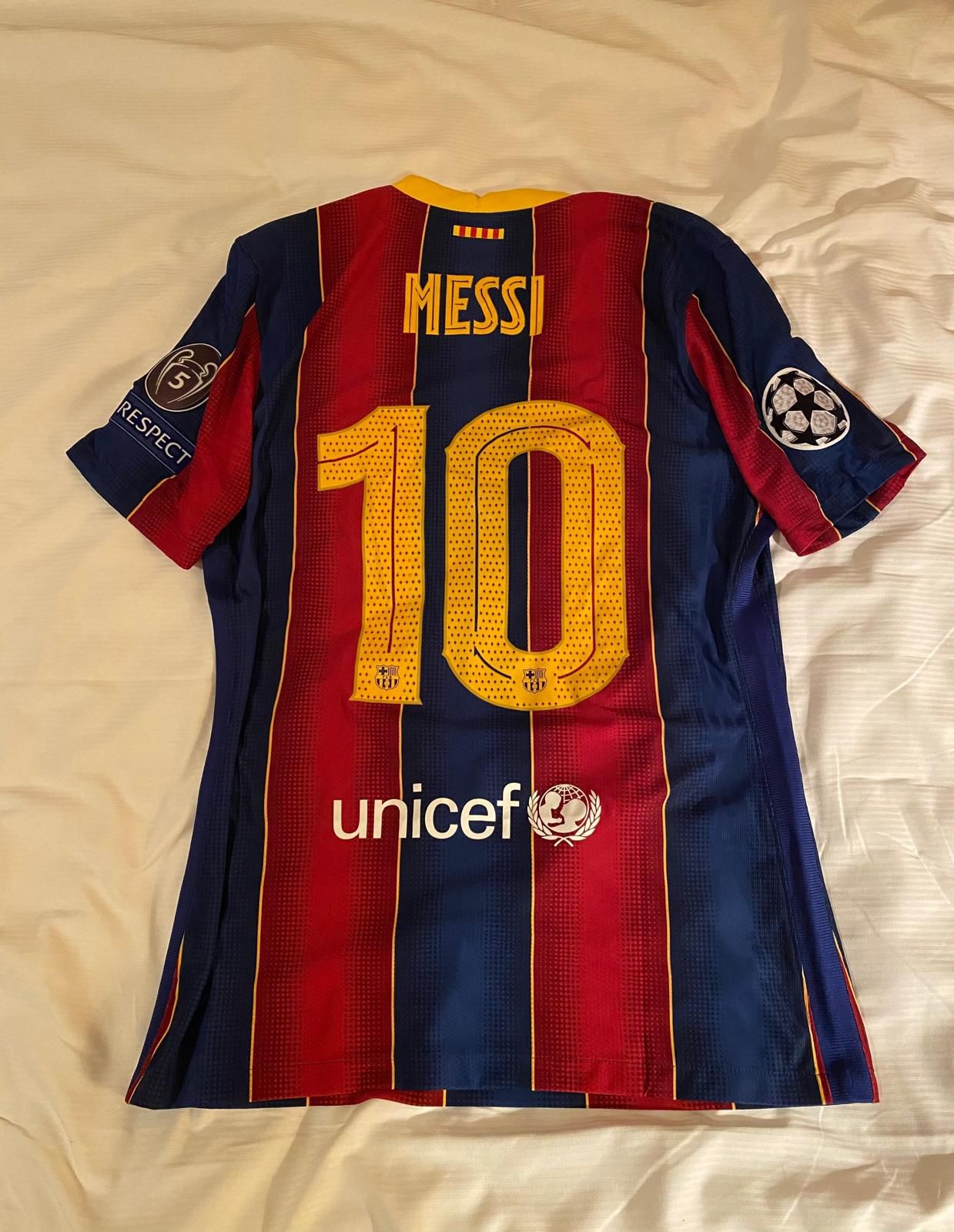 Meia do Sport revela dica de Suárez para conseguir trocar camisa com Messi: “Não pode bater nele”