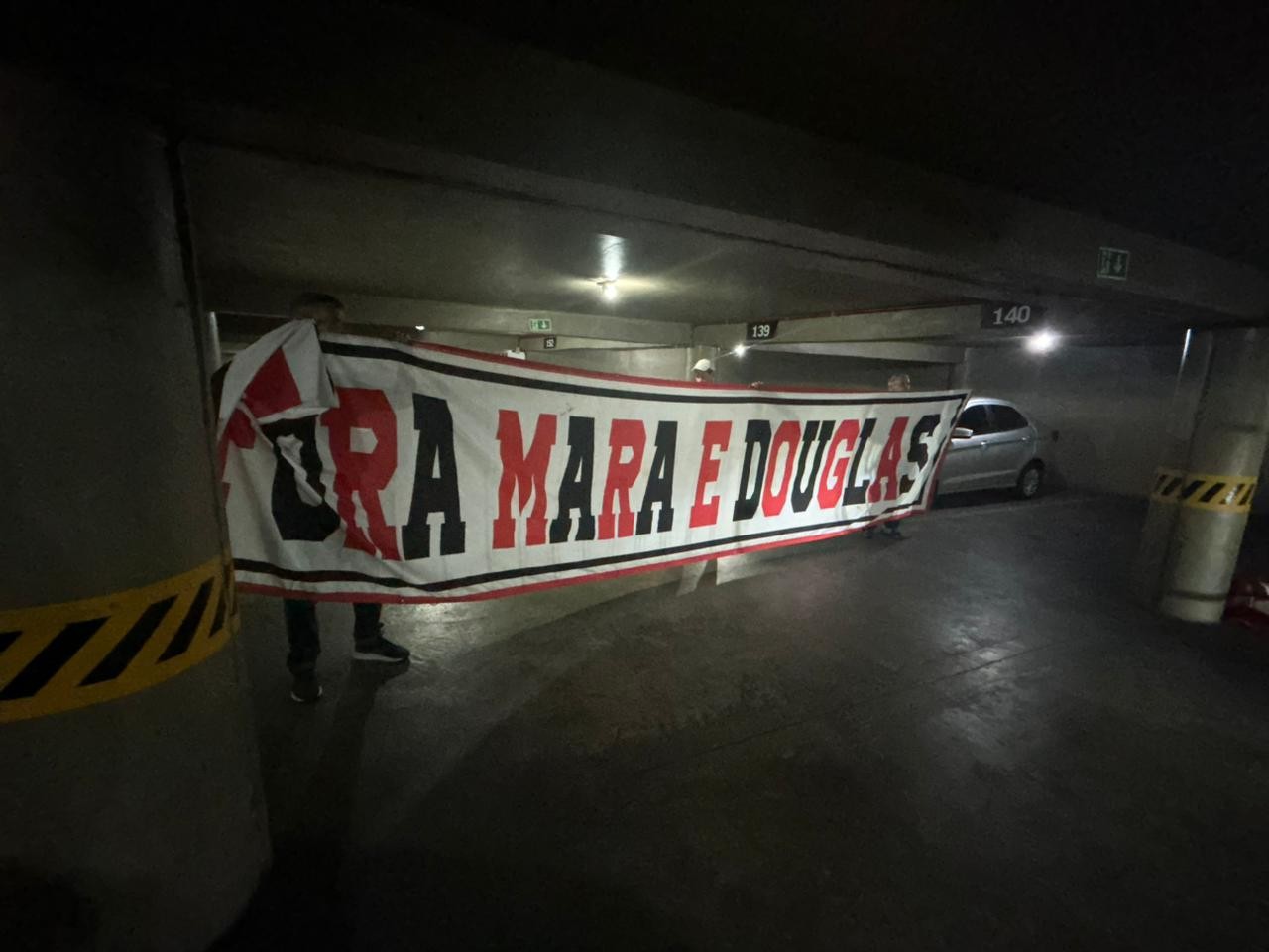 Protestos e defesas divergentes marcam votação de expulsão de ex-diretores do São Paulo